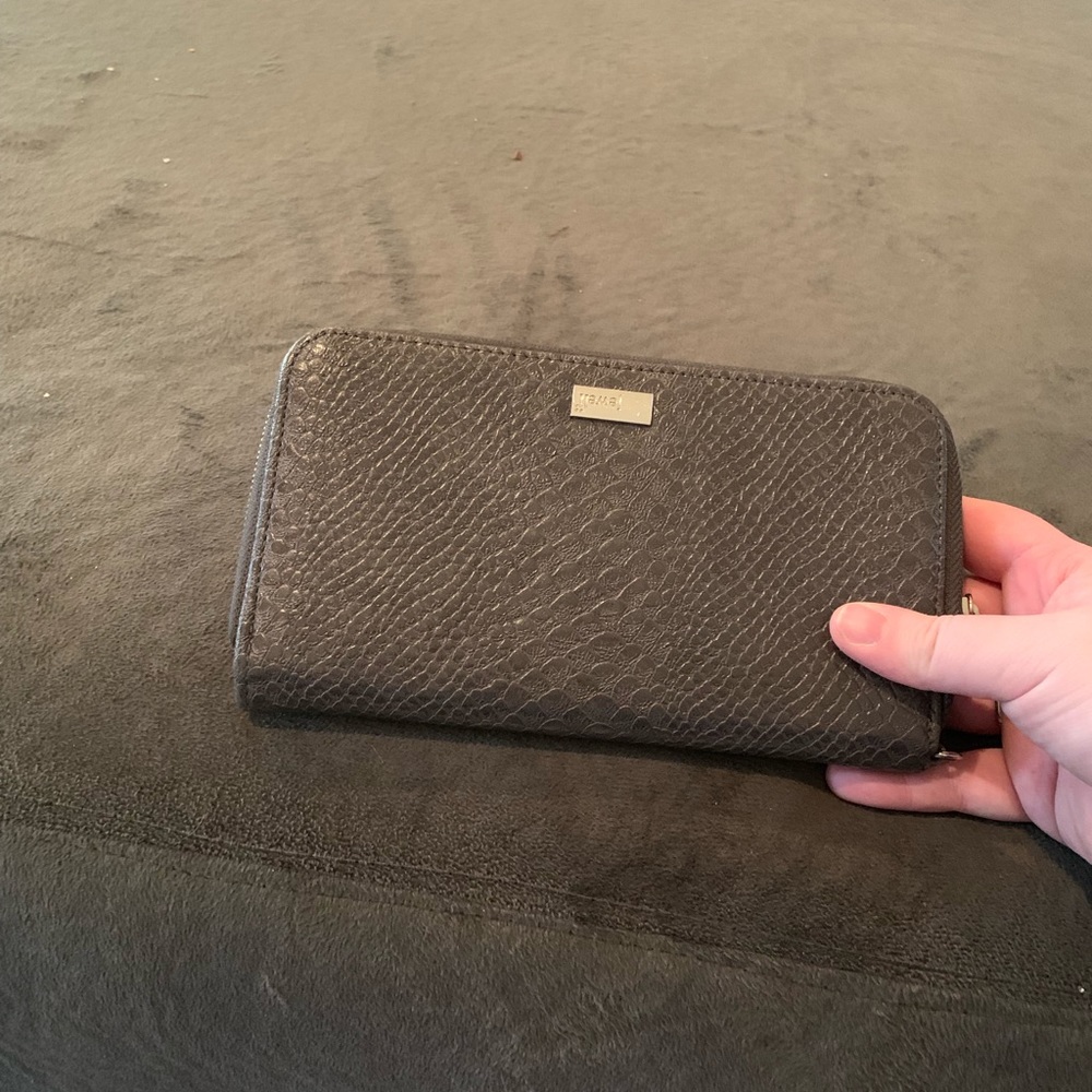 All about the Benjamins wallet